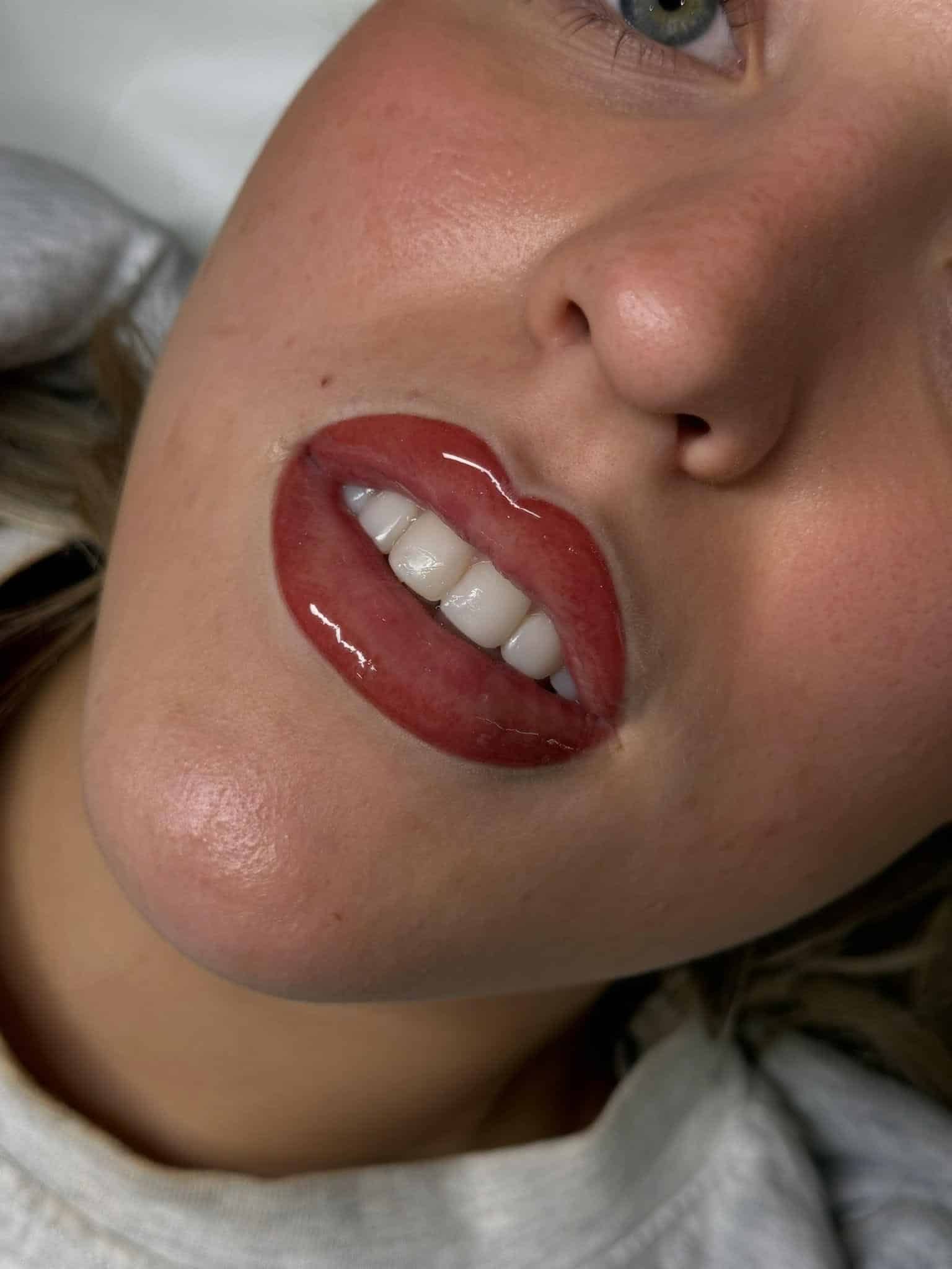 Lip blush